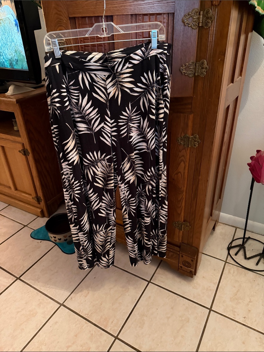 J. Jill Black and White Tropical-Leaf Wide Leg Pants
